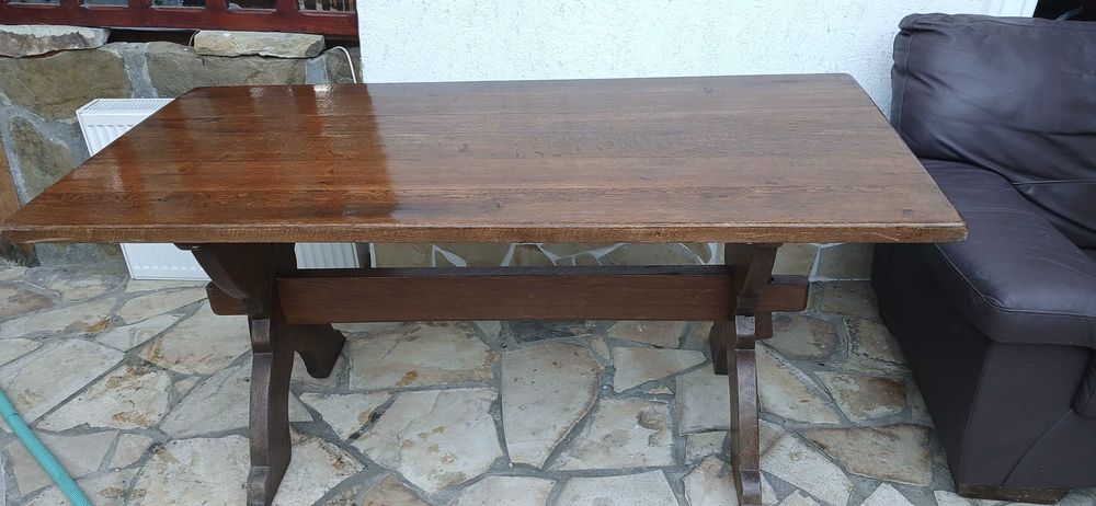 vand canapea piele ,2locuri si masa stejar 6 locuri