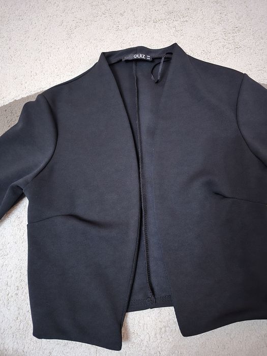 Продавам мини жакет марка Quiz