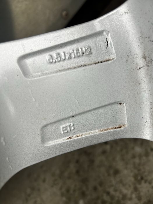 Джанти с гуми 5х114.3 16цола