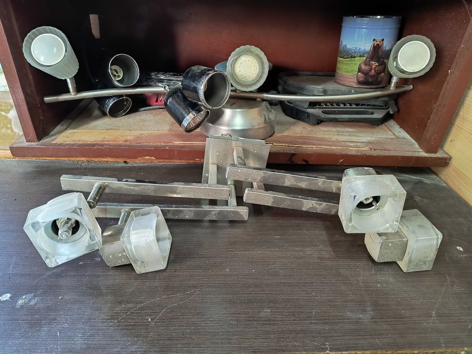 Лампи за стена и таван