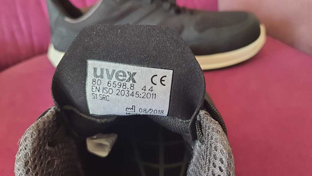 Pantofi UVEX S1 SRC ESD marimea 44