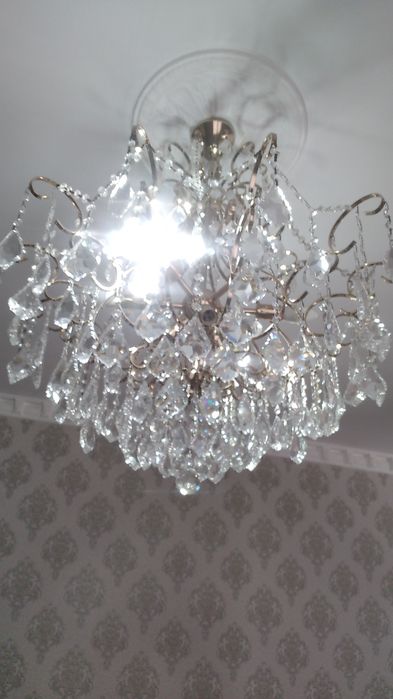 Люстра .В отличном состоянии.