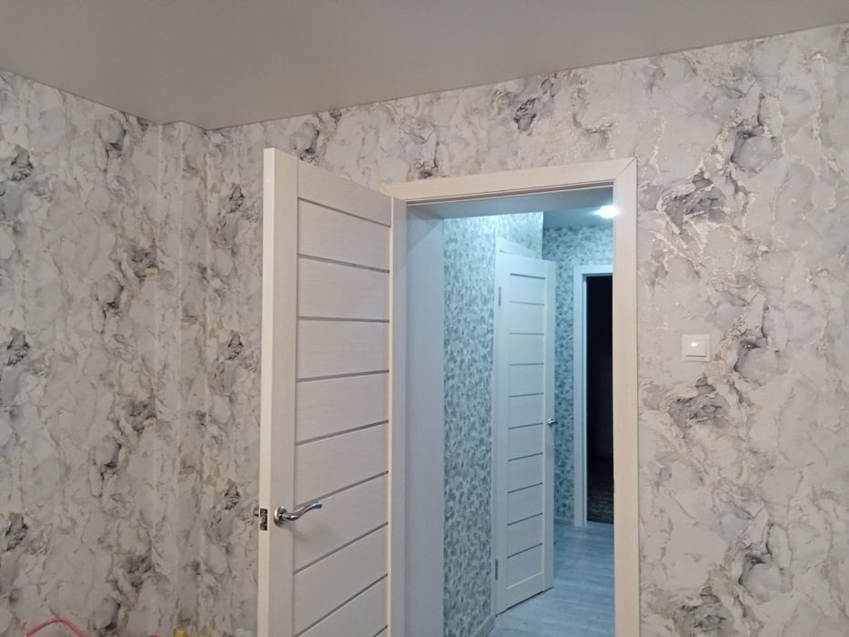 Поклейка обоев от  600 тг. .КВ метр