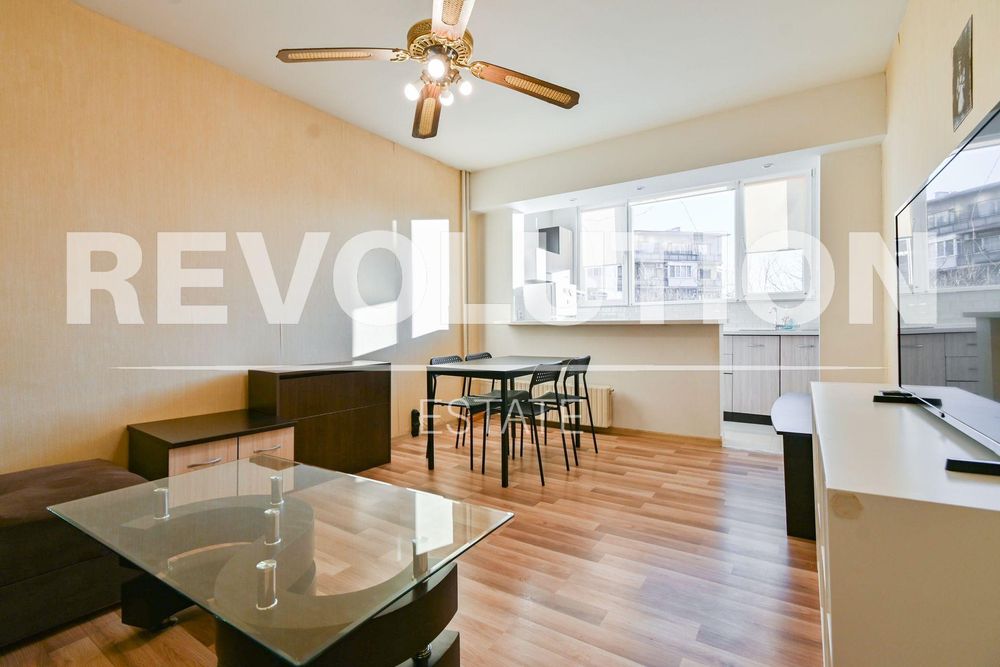 Двустаен апартамент в ж.к. Полигона.