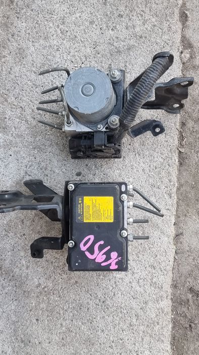 Блок АБС на Toyota Estima Договорная