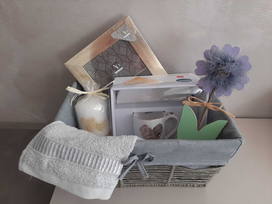 Подаръчна кошница LOVE MORE