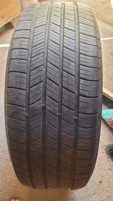 235/60/17 Michelin