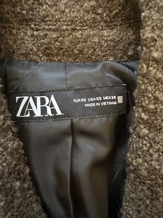 Зелено палто Zara