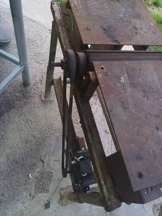 Abric cu masa reglabil