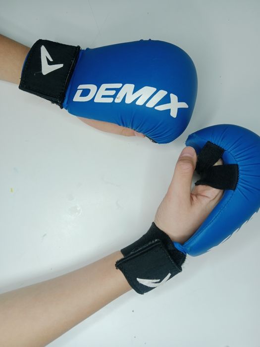 Боксерские перчатки DEMIX (синие)