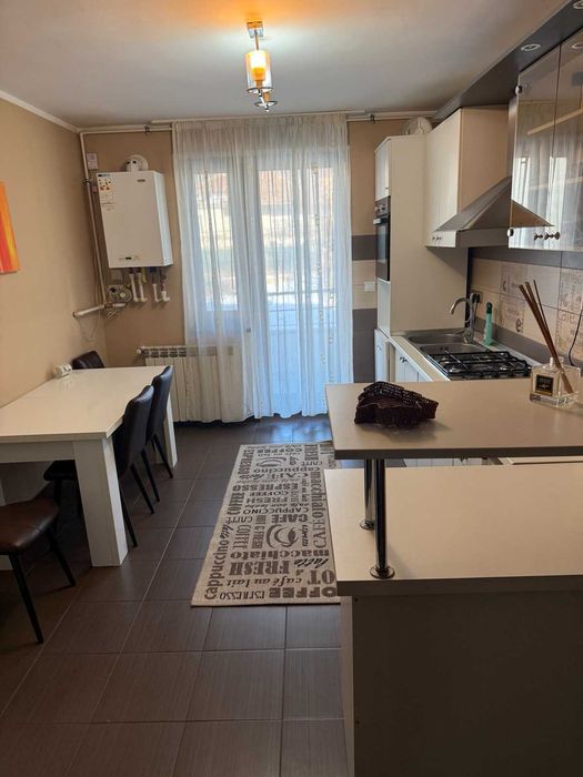 Inchiriez Aprtament 4 Camere Zona Bradet