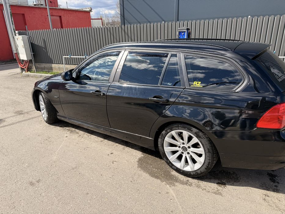 BMW 3 Series 2010 — imagine 5