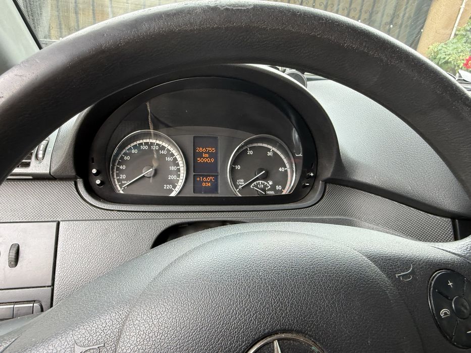 De vanzare ,Merceds vito 5+1