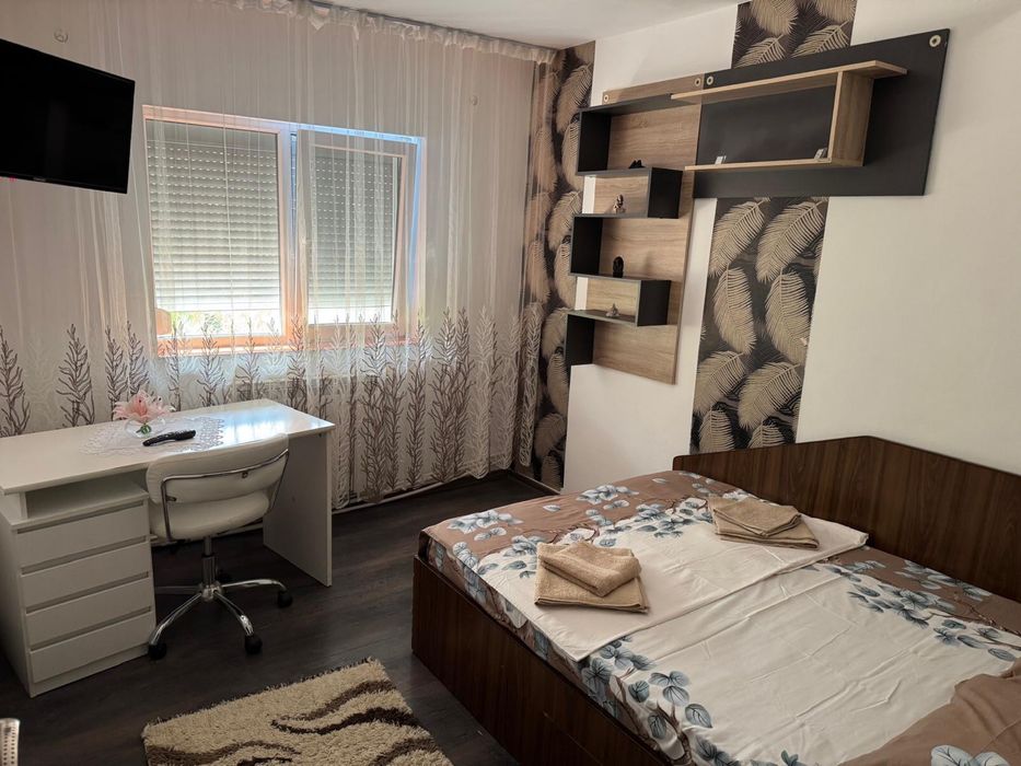 Inchiriez apartament cu 3 camere pe termen lung