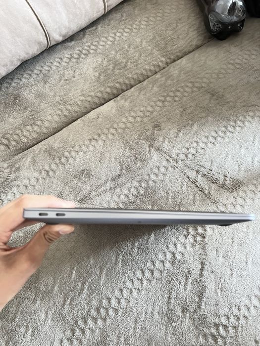 Продам макбук…….