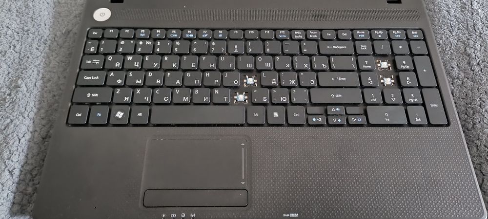 Продам ноутбук старенький