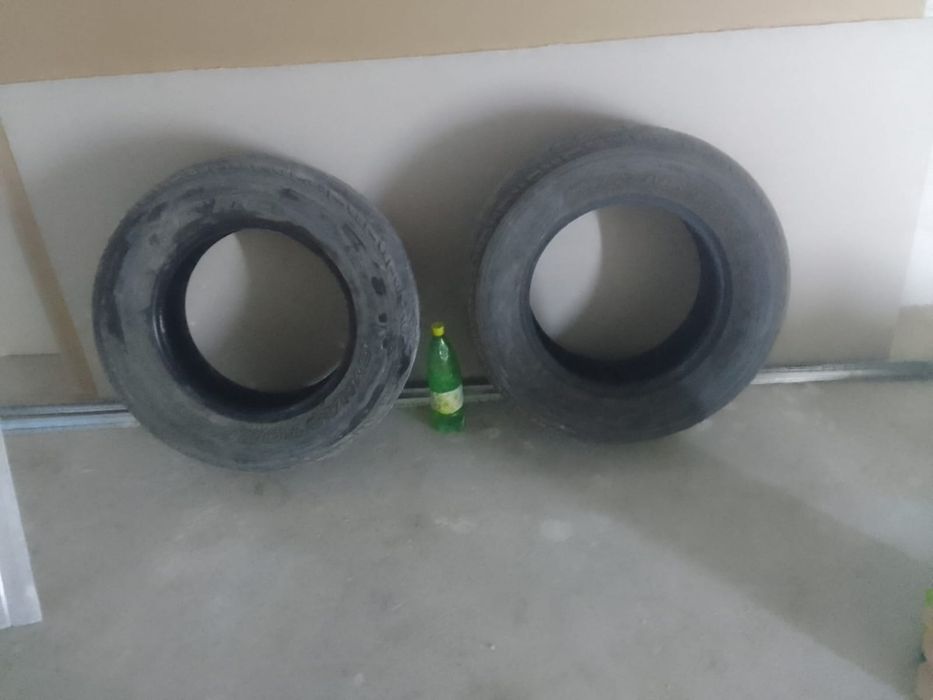 Продам шины пару