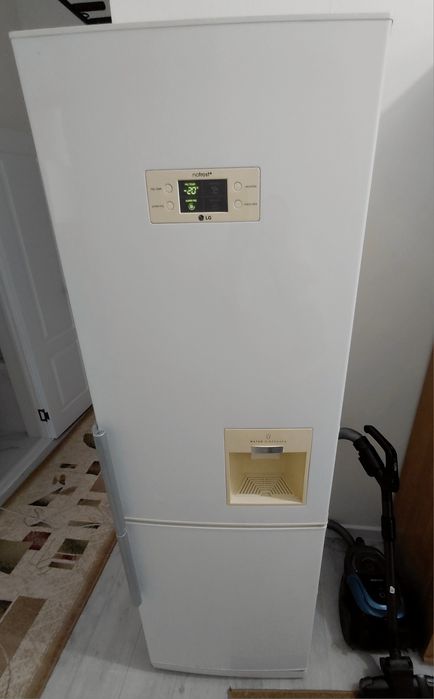 Продам 2х камерный холодильник LG