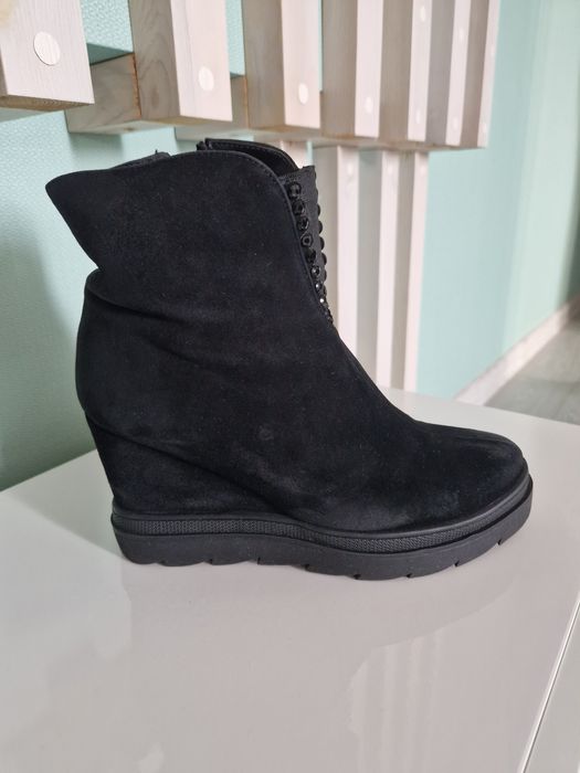 Продам женскую обувь