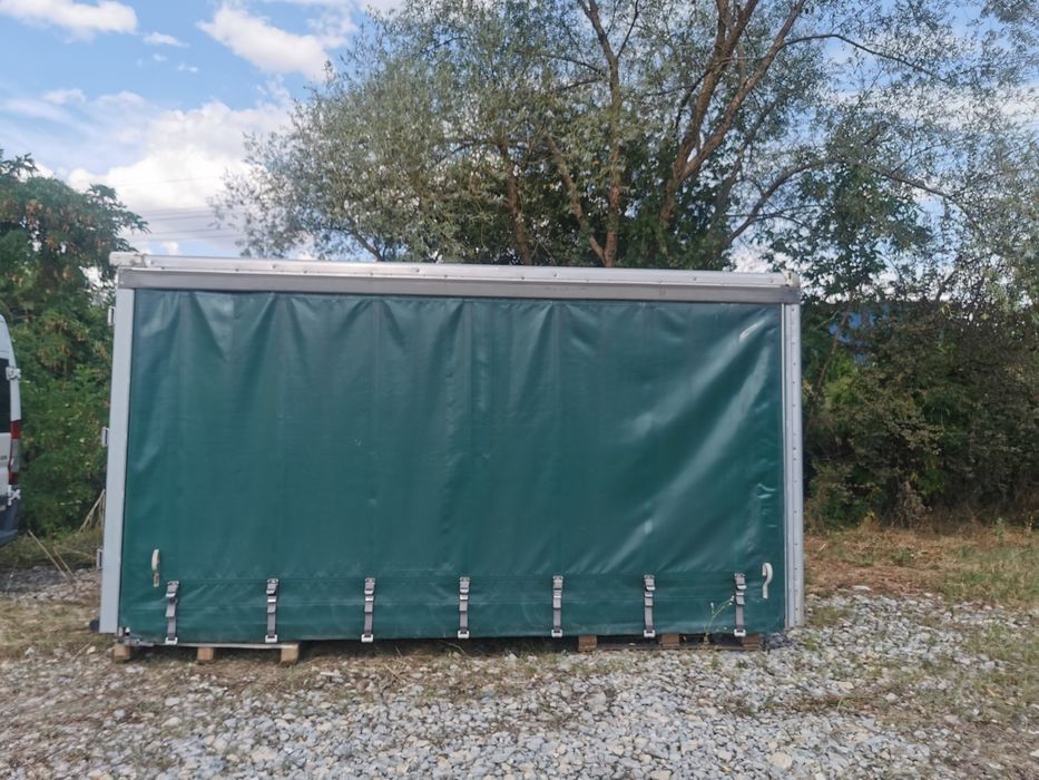 Фургон с едностранна щора