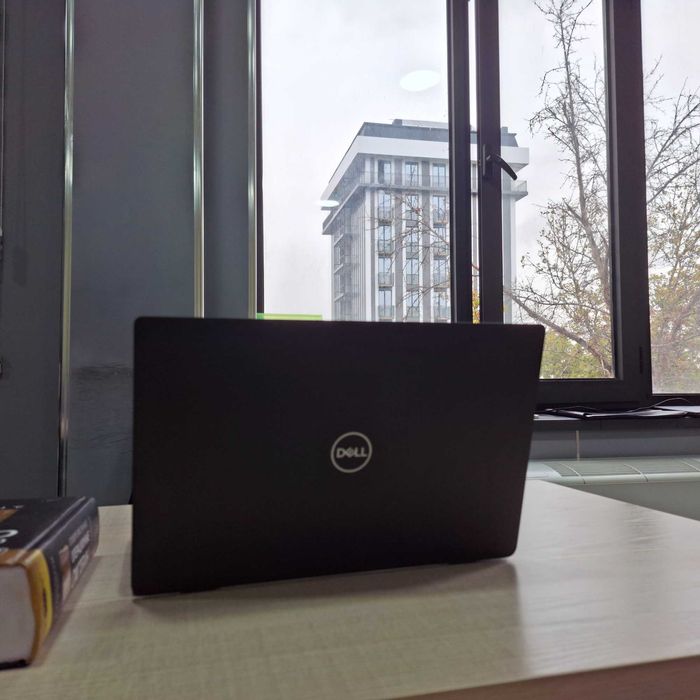 Dell noutbuk sotiladi: 16 GB RAM, 240 GB NVME M2, 14", Core i5 EVO