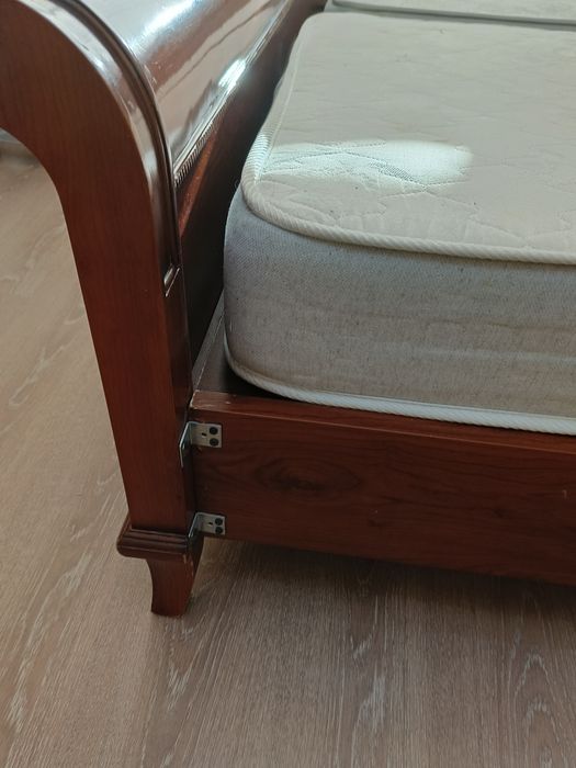 Отдам двухспальнюю кровать