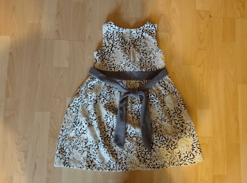 Есенно-зимна рокля за момиче 7-8г.