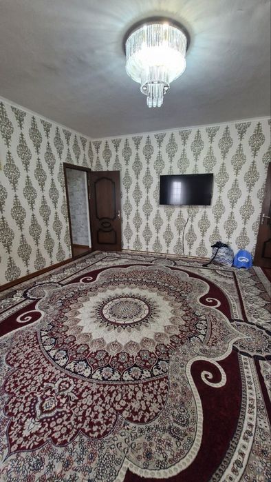 ЧИРЧИК ШАХРИДА арендага  КВАРТИРА  10-микрорайонда 2 хоналииссик сув