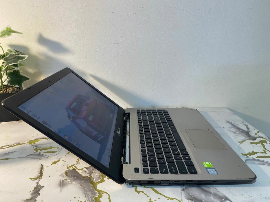 ASUS X556 intel i3/Nvidia GeForce