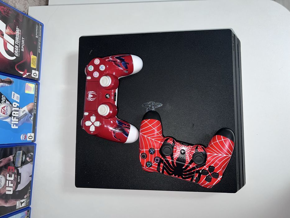 Продам PS4 Pro 1TB
