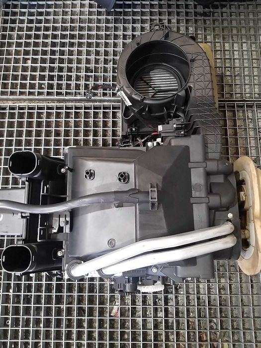 Tulumba clima aer bord opel insignia a 13257011 273910732