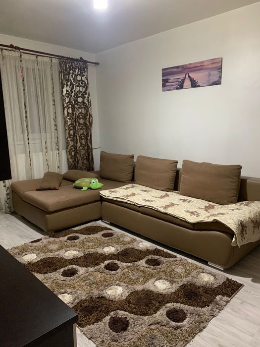 Închiriez apartament cu doua camere Pitești cartier Trivale