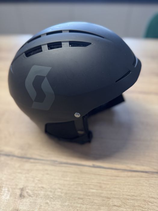 Casca schi SCOTT