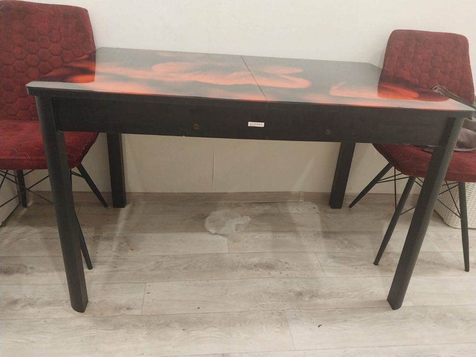 Продам стол кухоный