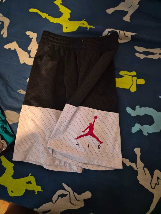 Лот маркови детски дрехи (Armani, Adidas, CK, екип Меси, Lakers) + бонус тениски
