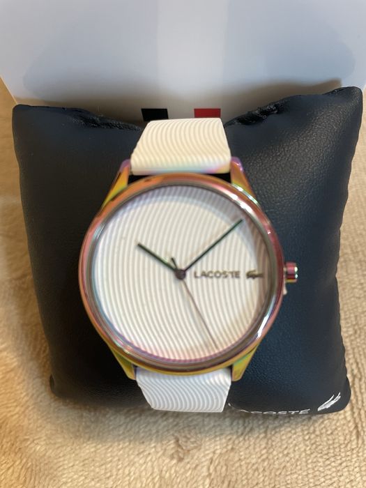 Дамски бял часовник с кожена каишка