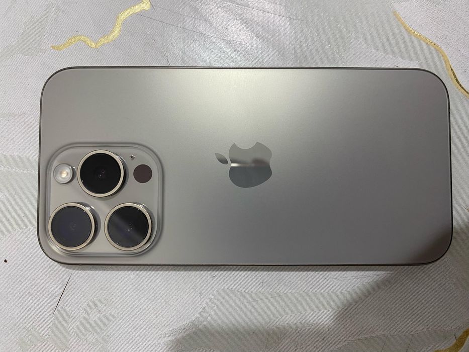 Продам Iphone 15 pro