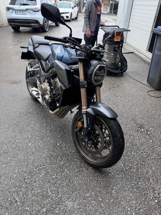 Motocicleta Honda CB 650 R