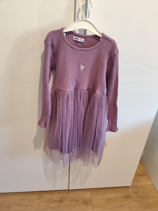 Vând rochițe fetite