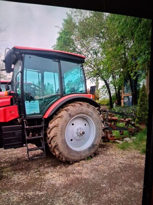 Execut săpături de santuri cu utilaj