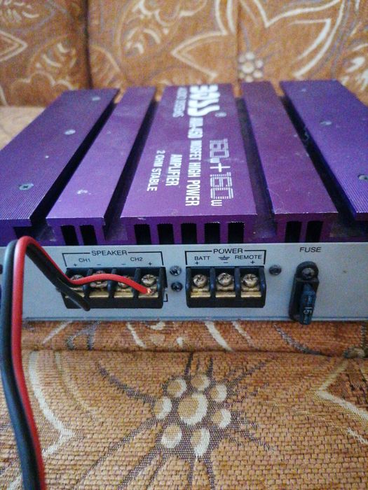 Усилвател с две стъпла Босс 320w