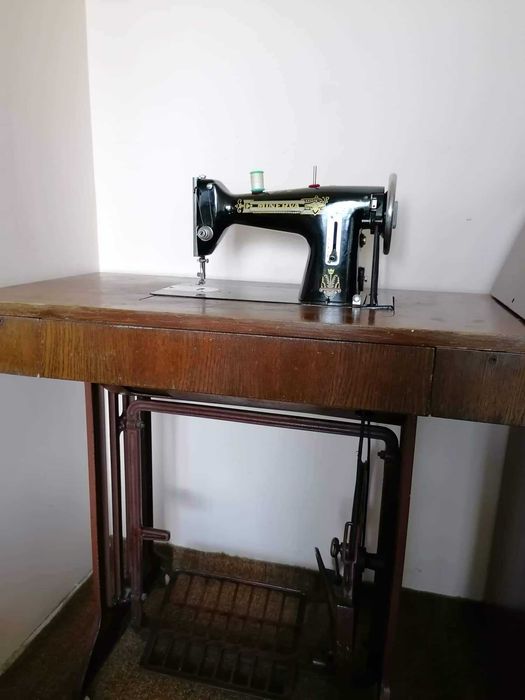 Крачна шевна машина