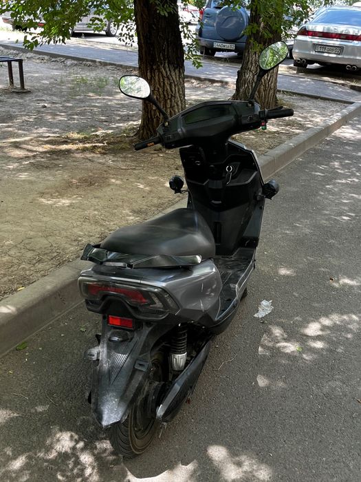 Продаю электроный скутер 1200w