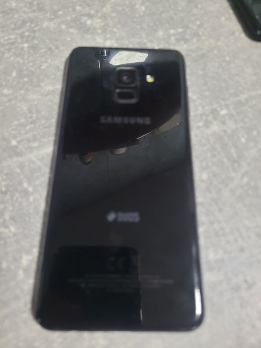 Samsung Galaxy A8 ,liber de retea în stare buna