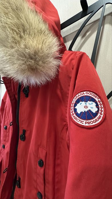 Пуховик женский, Canada Goose оригинал