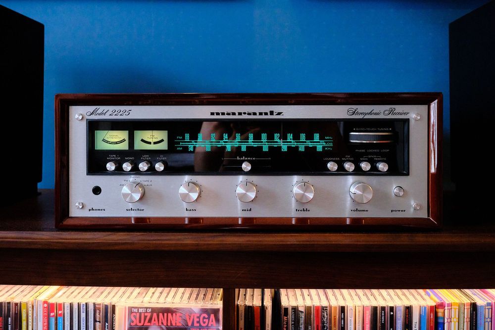 Marantz 2225 с дървена кутия WC-22, кафяв пиано лак, отлично състояние