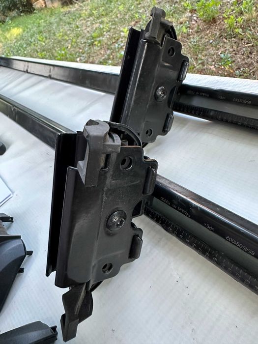 Напречни греди Thule 118 см + захвати 753 + Kit 4023 – багажник за покрив BMW