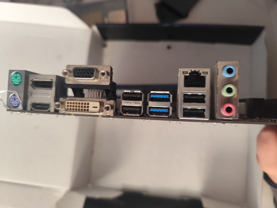 Placa de baza asus+ inter i5 4gen și 16 GB RAM