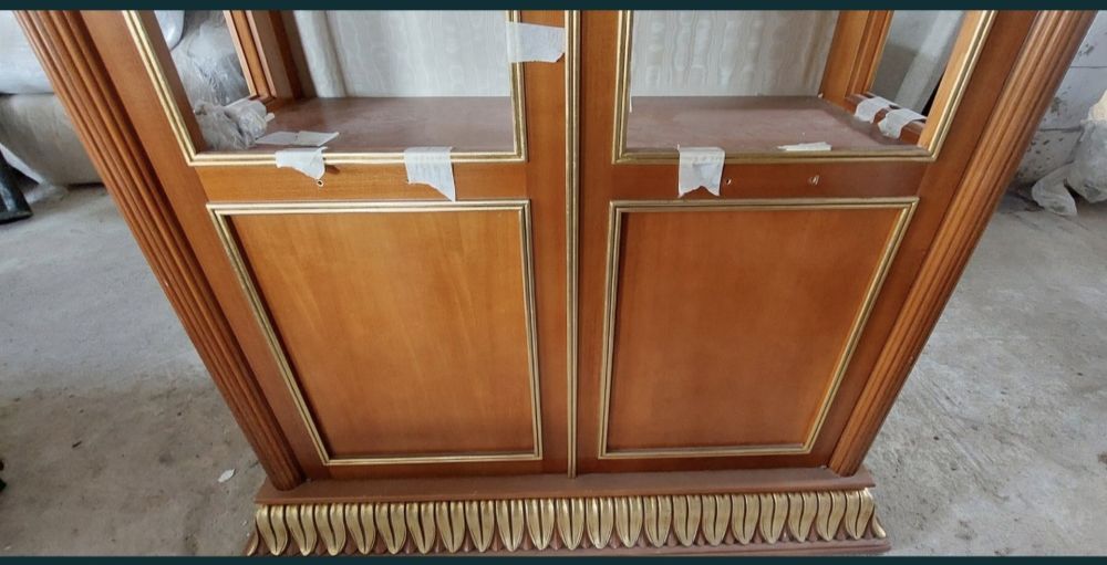 Продам сервант буфет