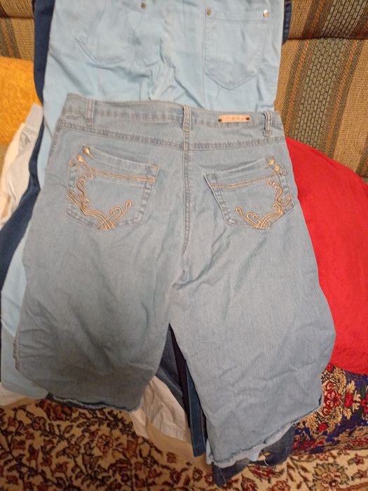 Продам стрейчевые джинсовые летние лосины,Дж шорты,и синие  летние джи